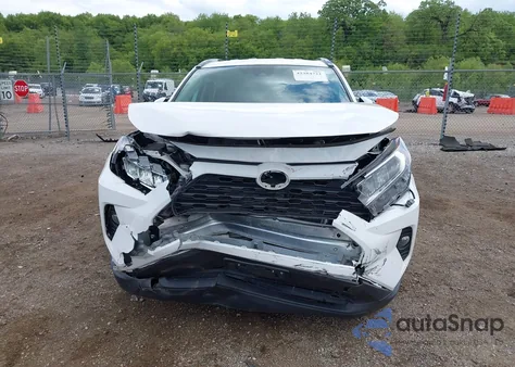 2020 Toyota Rav4 Xle z USA, uszkodzony, nr VIN 2T3P1RFV5LC111146